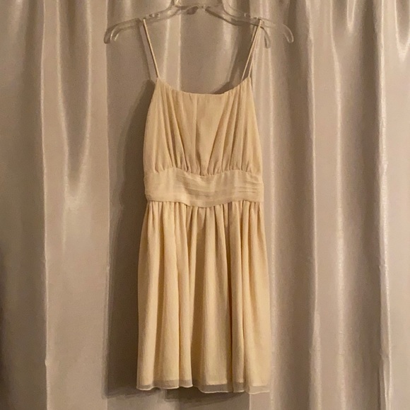 H&M cream chiffon dress — adorable meets elegant - Picture 2 of 6